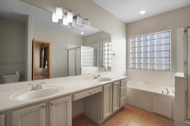 1674 16th Avenue SE, Rio Rancho, NM 87124