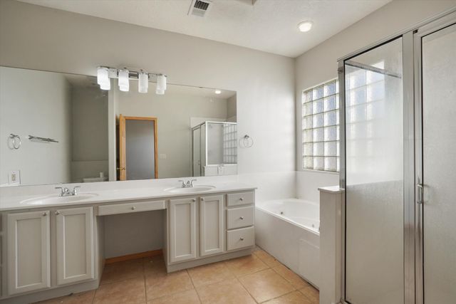 1674 16th Avenue SE, Rio Rancho, NM 87124