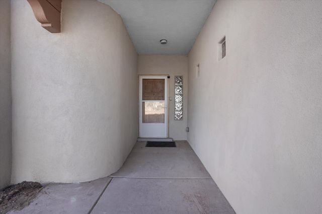 1674 16th Avenue SE, Rio Rancho, NM 87124