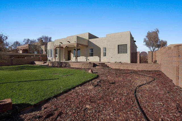 1674 16th Avenue SE, Rio Rancho, NM 87124