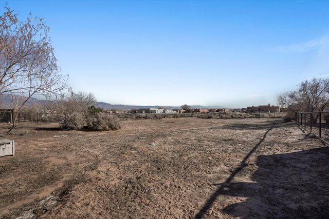 1674 16th Avenue SE, Rio Rancho, NM 87124