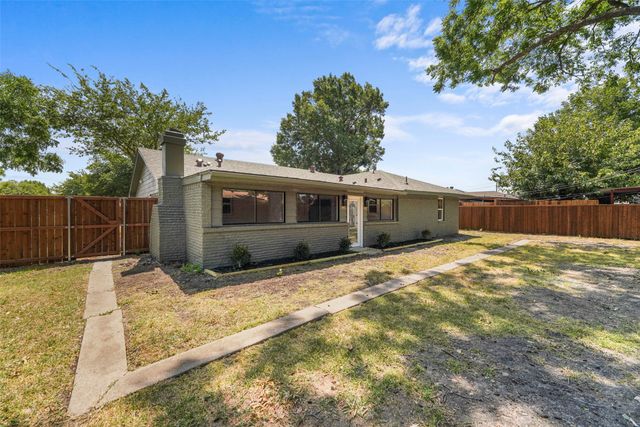 2122 Lemart Street, Grand Prairie, TX 75051