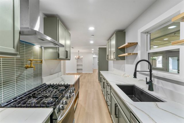 2122 Lemart Street, Grand Prairie, TX 75051