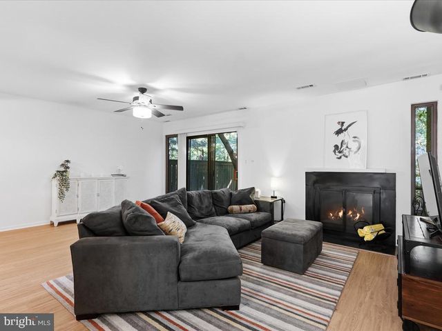 11908 ESCALANTE CT, Reston, VA 20191