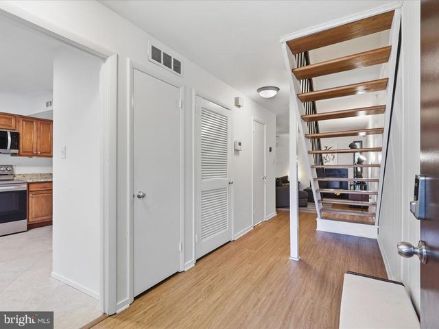 11908 ESCALANTE CT, Reston, VA 20191