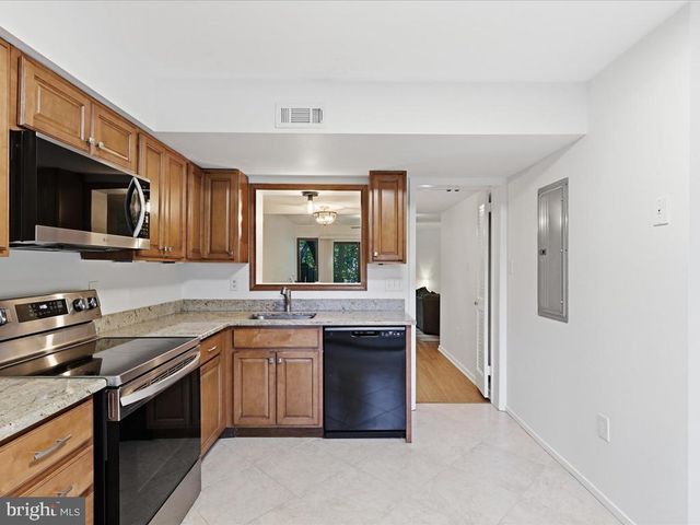 11908 ESCALANTE CT, Reston, VA 20191