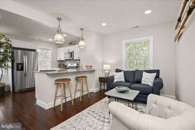 140 S WASHINGTON ST, Easton, MD 21601