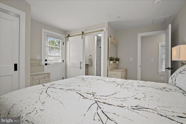 140 S WASHINGTON ST, Easton, MD 21601