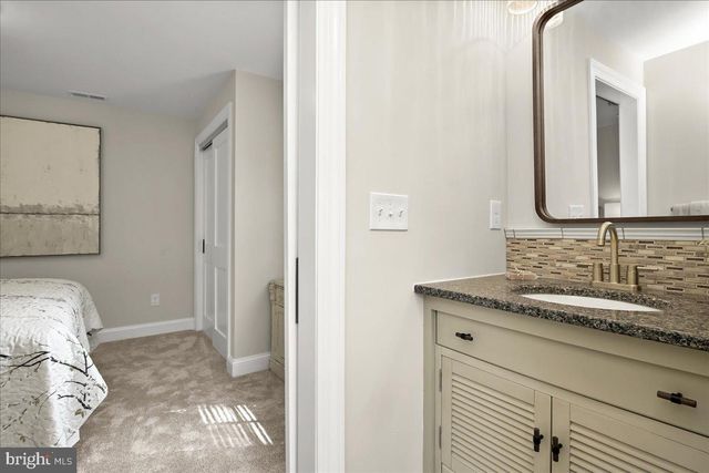 140 S WASHINGTON ST, Easton, MD 21601