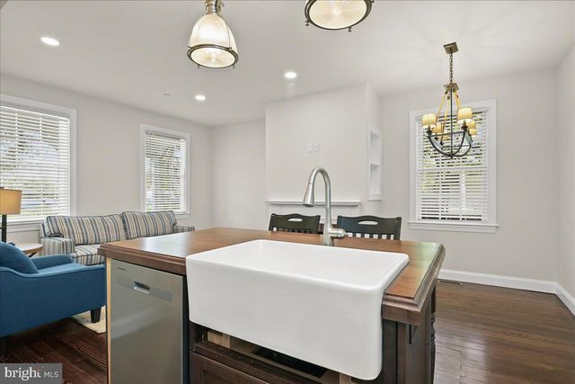 140 S WASHINGTON ST, Easton, MD 21601