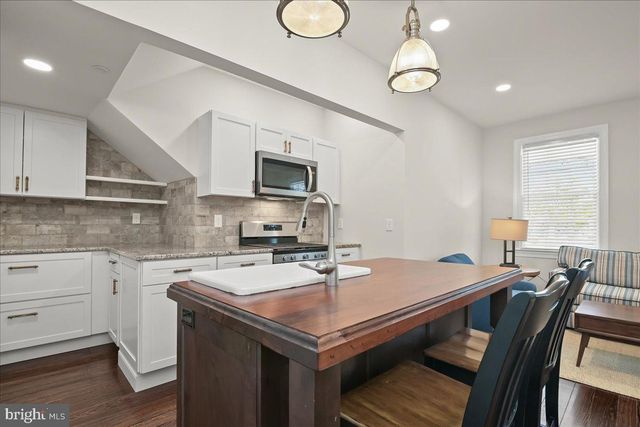 140 S WASHINGTON ST, Easton, MD 21601