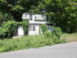 36 Chestnut Street, Hartford, VT 05001