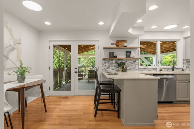 25901 SE Tiger Mountain Road, Issaquah, WA 98027