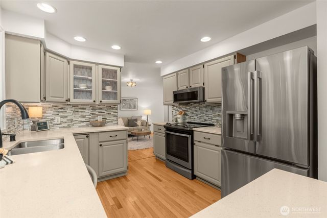 25901 SE Tiger Mountain Road, Issaquah, WA 98027