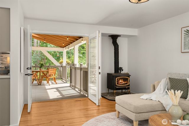 25901 SE Tiger Mountain Road, Issaquah, WA 98027