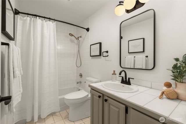 25901 SE Tiger Mountain Road, Issaquah, WA 98027