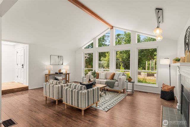 25901 SE Tiger Mountain Road, Issaquah, WA 98027
