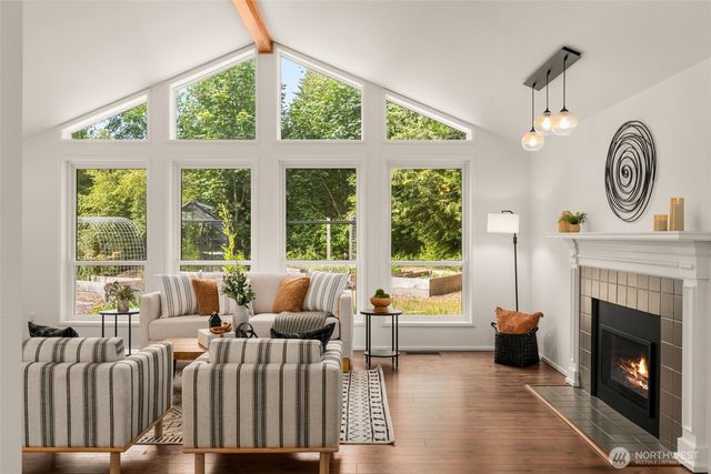 25901 SE Tiger Mountain Road, Issaquah, WA 98027