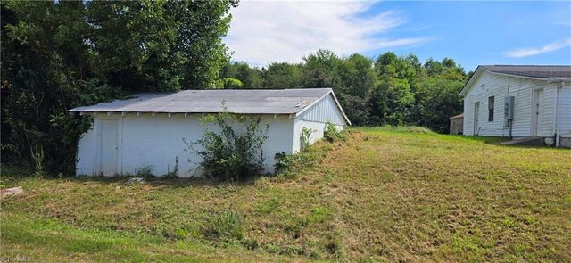 879 holland Road, Pelham, NC 27311