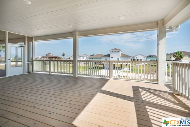 109 Whooping Crane Street, Port O'connor, TX 77982