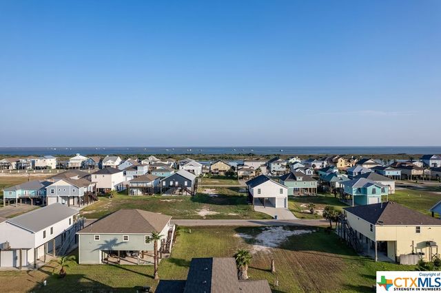 109 Whooping Crane Street, Port O'connor, TX 77982