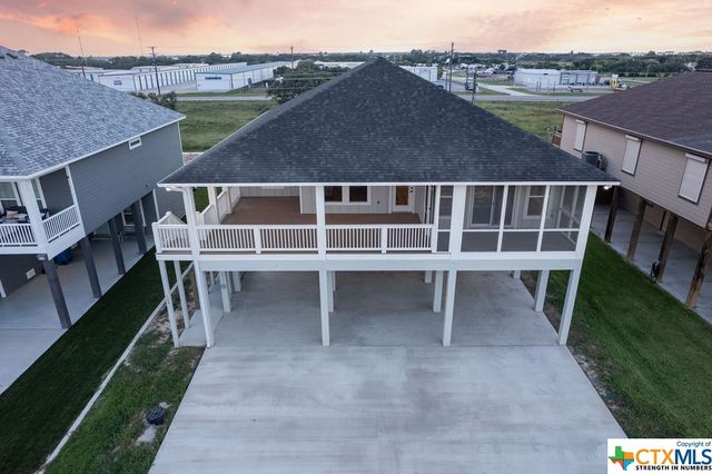 109 Whooping Crane Street, Port O'connor, TX 77982