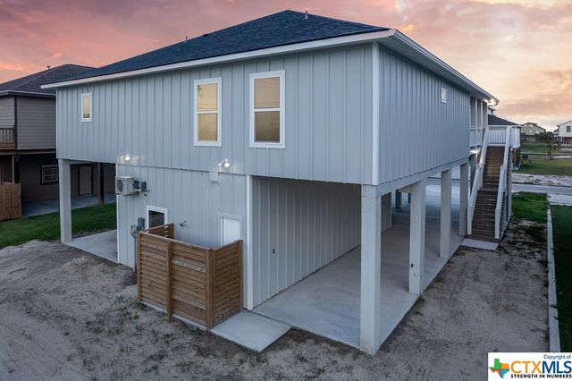 109 Whooping Crane Street, Port O'connor, TX 77982