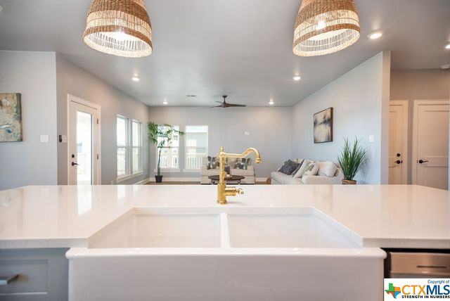 109 Whooping Crane Street, Port O'connor, TX 77982