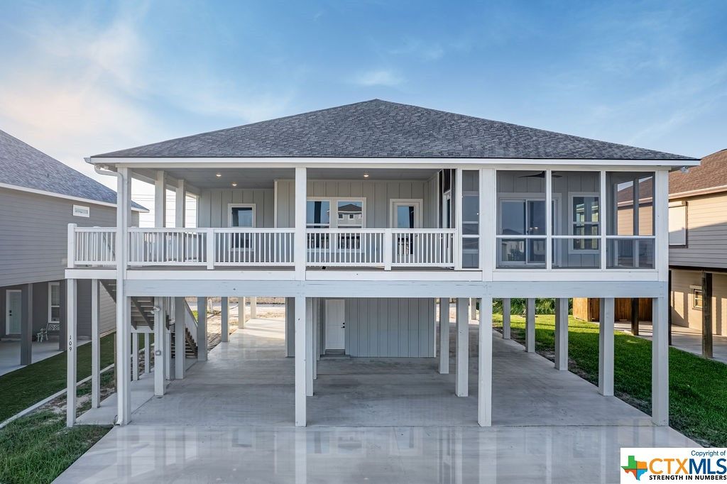 109 Whooping Crane Street, Port O'connor, TX 77982