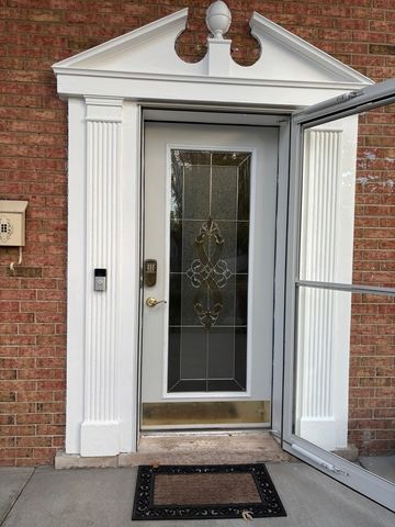 18745 Queens Road, Homewood, IL 60430