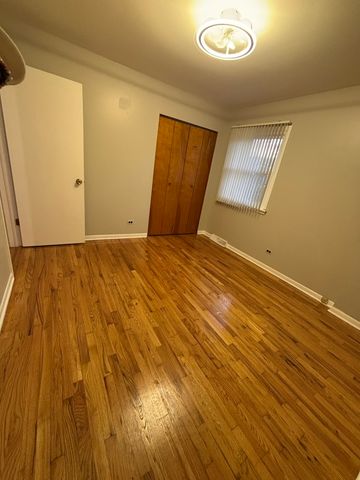 18745 Queens Road, Homewood, IL 60430