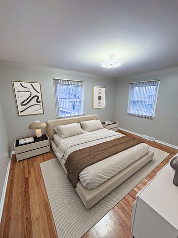 18745 Queens Road, Homewood, IL 60430