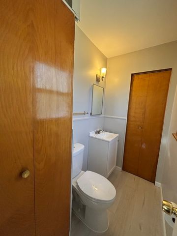 18745 Queens Road, Homewood, IL 60430