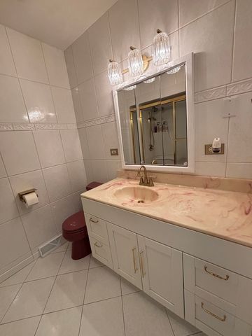 18745 Queens Road, Homewood, IL 60430