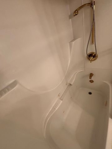 18745 Queens Road, Homewood, IL 60430