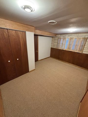 18745 Queens Road, Homewood, IL 60430