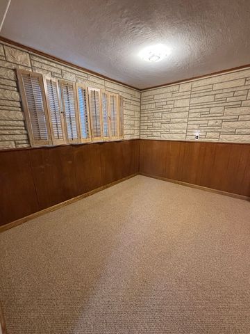 18745 Queens Road, Homewood, IL 60430