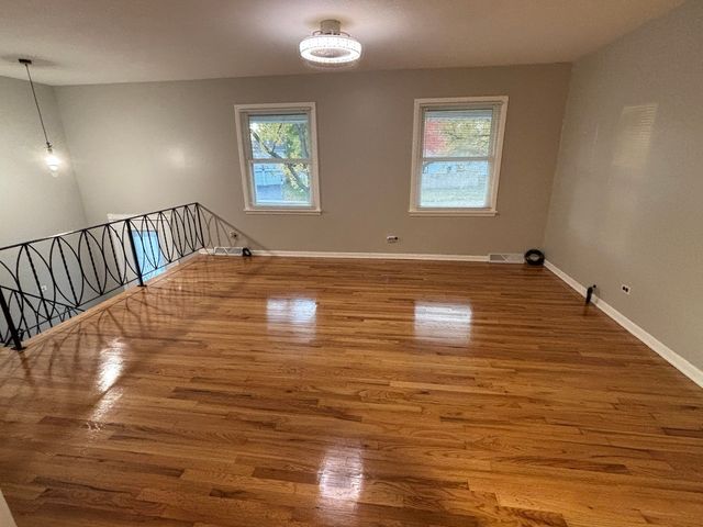 18745 Queens Road, Homewood, IL 60430