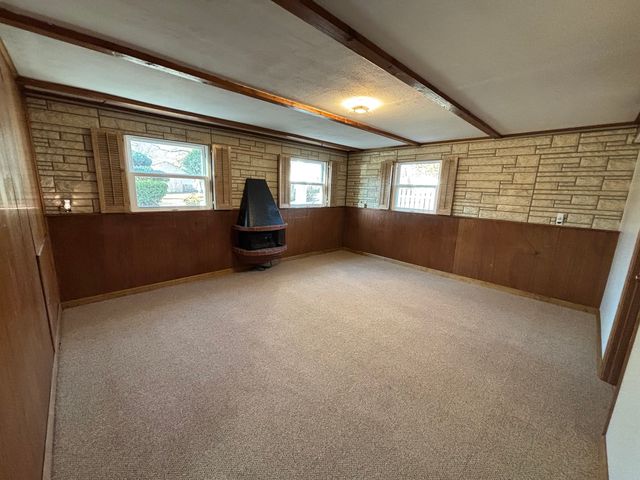 18745 Queens Road, Homewood, IL 60430