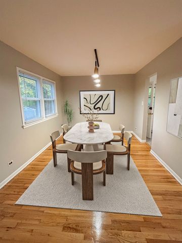 18745 Queens Road, Homewood, IL 60430