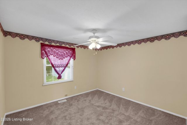 8702 Bost Ln, Louisville, KY 40219