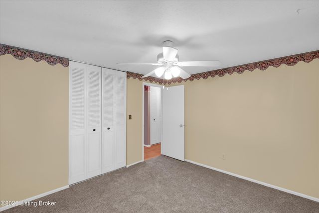 8702 Bost Ln, Louisville, KY 40219
