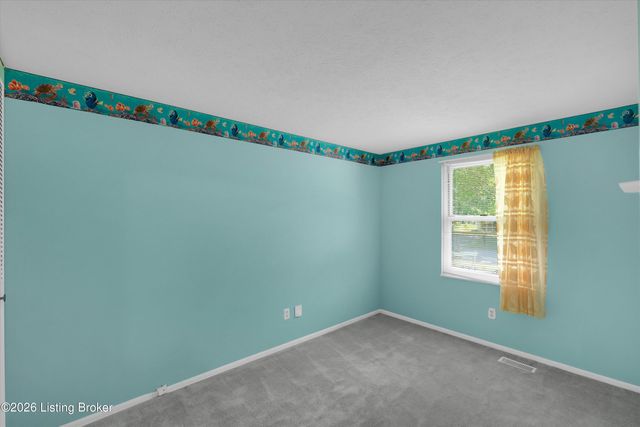 8702 Bost Ln, Louisville, KY 40219