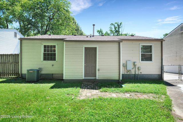 8702 Bost Ln, Louisville, KY 40219
