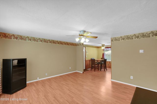 8702 Bost Ln, Louisville, KY 40219