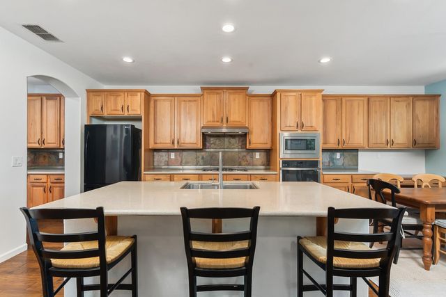 1260 Earlham Ln, Lincoln, CA 95648