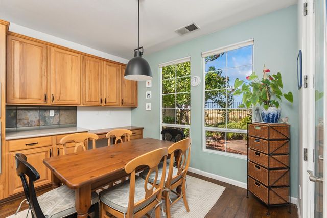 1260 Earlham Ln, Lincoln, CA 95648