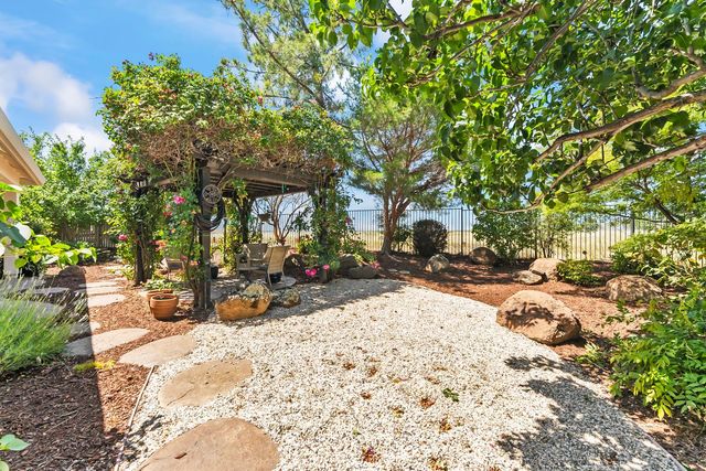 1260 Earlham Ln, Lincoln, CA 95648