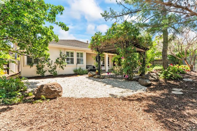 1260 Earlham Ln, Lincoln, CA 95648