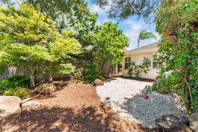 1260 Earlham Ln, Lincoln, CA 95648